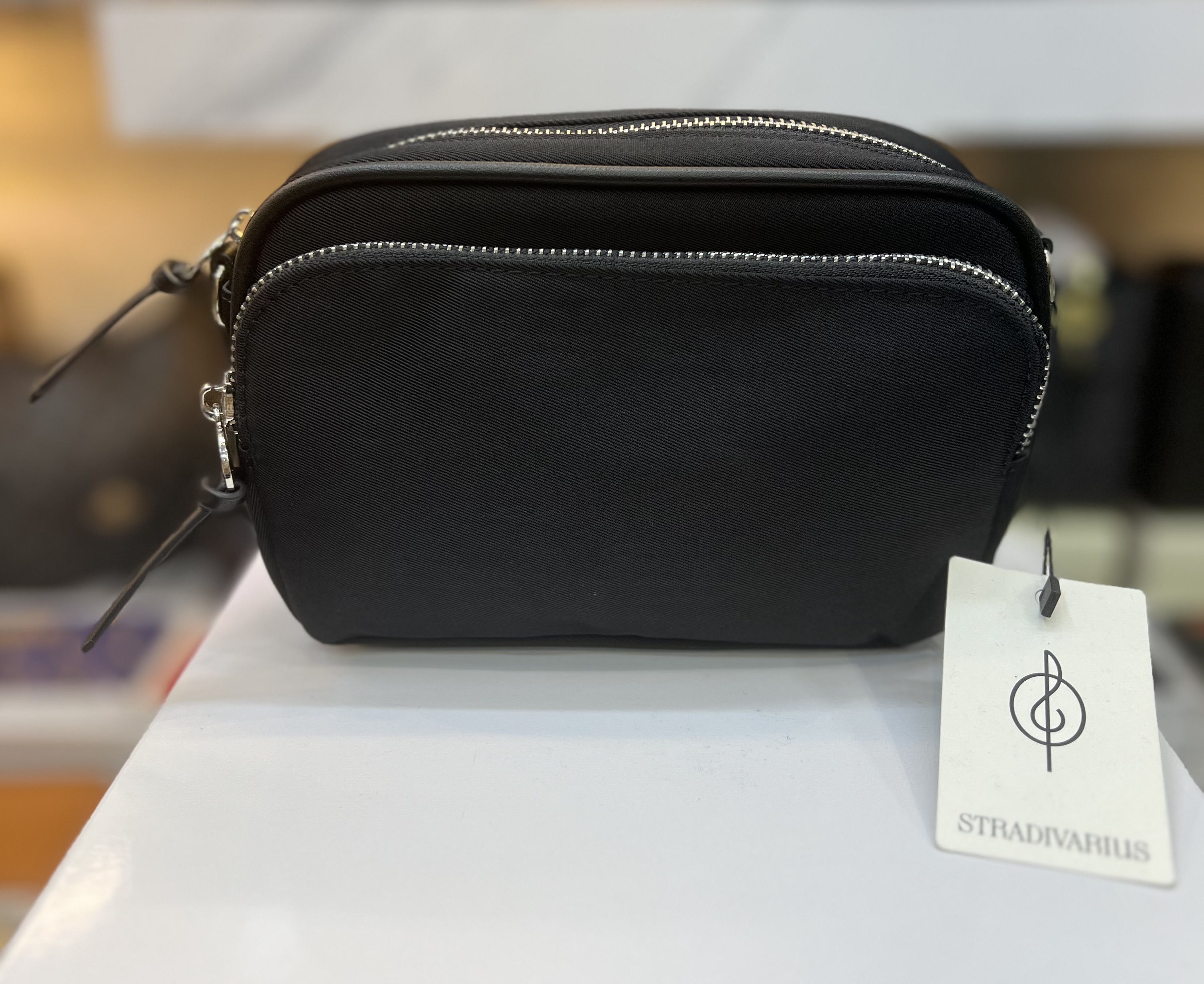 كيف دخترانه و زنانه مشكى ساده از برند استراديواريوس با بند پهن يكطرفه با كيفيت تُرك